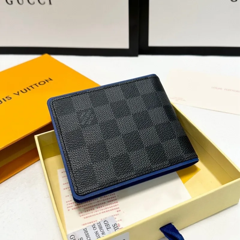 大人らしい おしゃれ 高品質シンプル クラシック 軽量 カード多数収納 財布