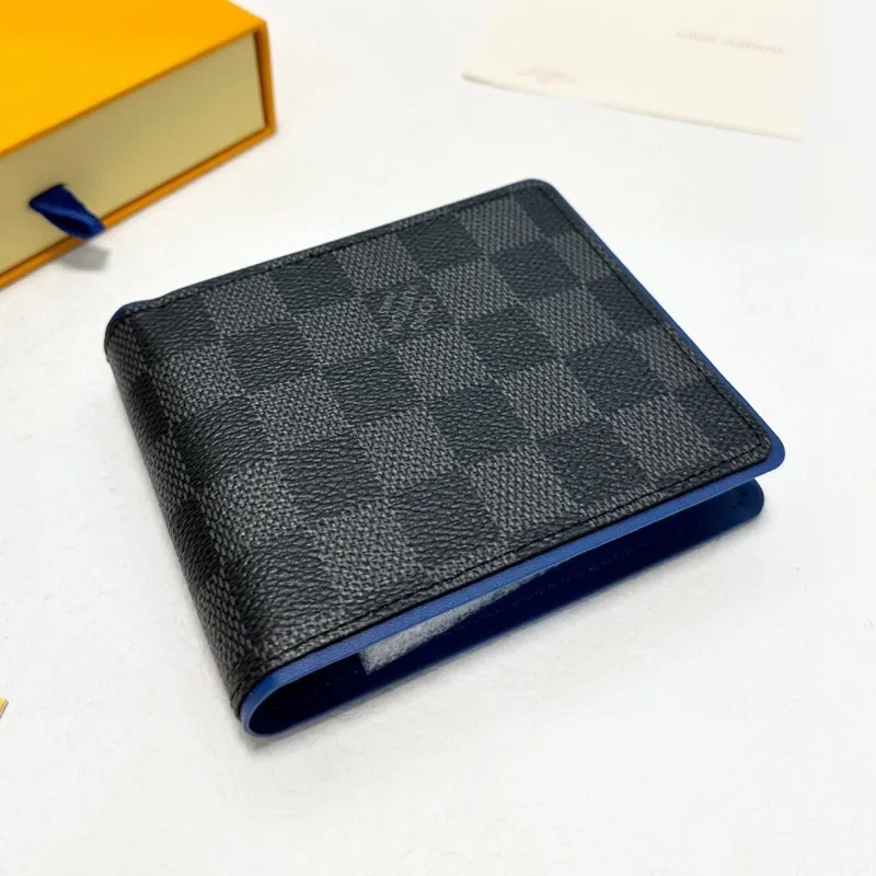 大人らしい おしゃれ 高品質シンプル クラシック 軽量 カード多数収納 財布