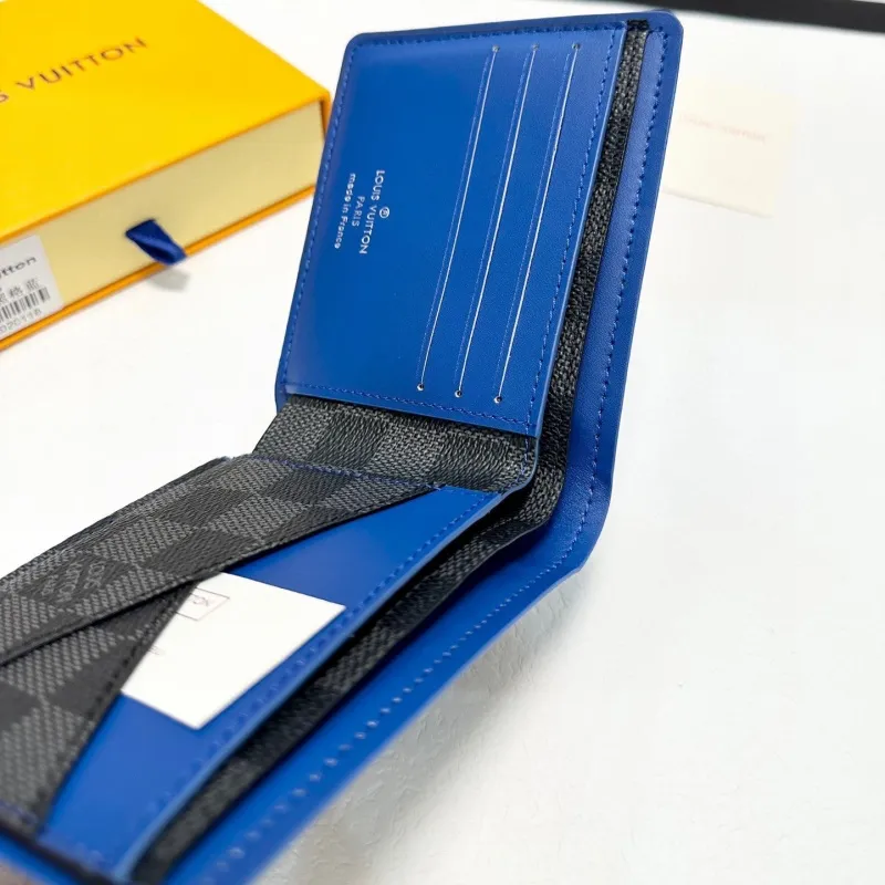 大人らしい おしゃれ 高品質シンプル クラシック 軽量 カード多数収納 財布