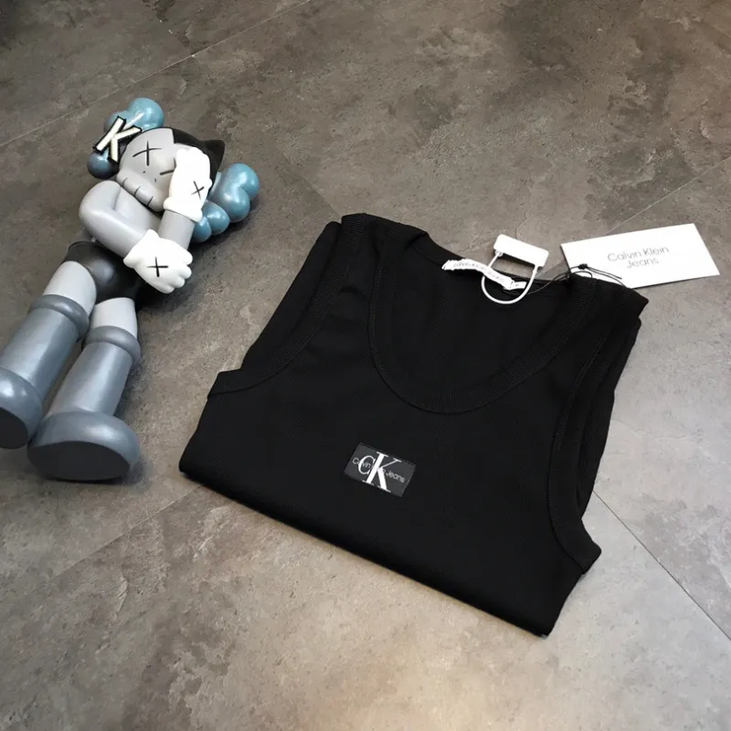 『M-L』憧れ 激売れ中 手触り良く キレカジ コットン Uネック Ｔシャツ