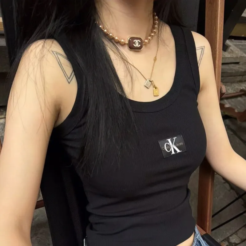 『M-L』憧れ 激売れ中 手触り良く キレカジ コットン Uネック Ｔシャツ
