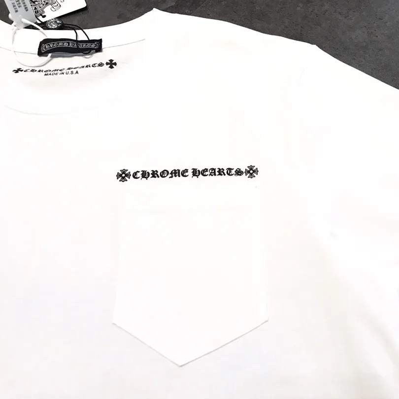 『L-XL』オーバーサイズ清潔感のあるルック 軽量素材  ポケット付き Tシャツ