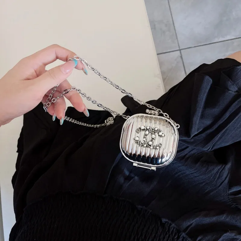 高品質 フェミニン クロスボディバッグ