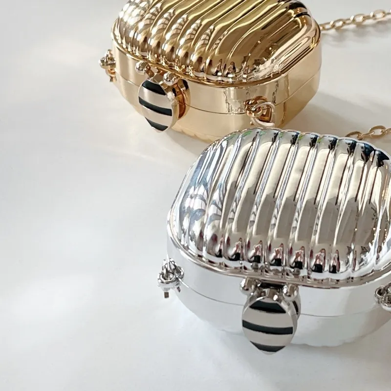 高品質 フェミニン クロスボディバッグ