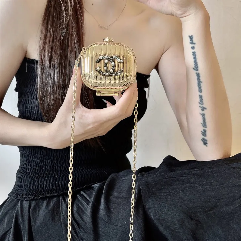 高品質 フェミニン クロスボディバッグ