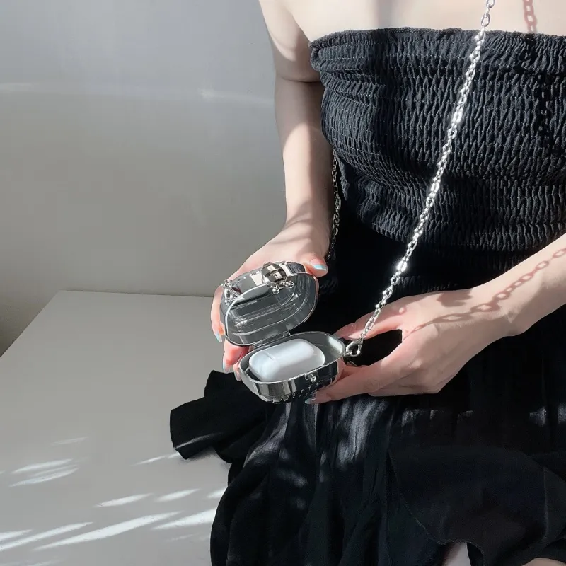 高品質 フェミニン クロスボディバッグ