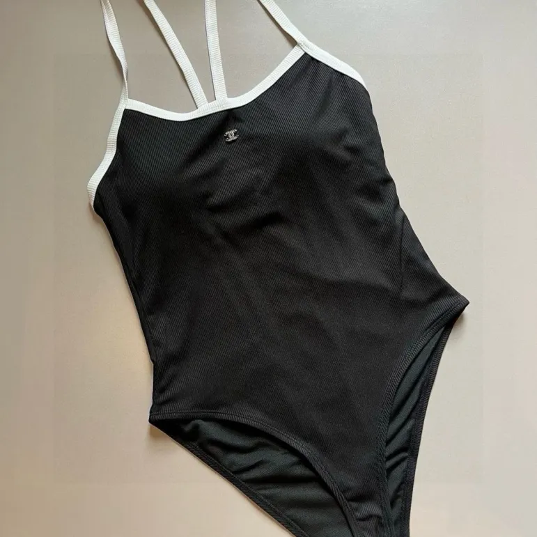 『S-XL』人気爆発中 今季も大流行 最愛の一着 シンプル ワンピース水着