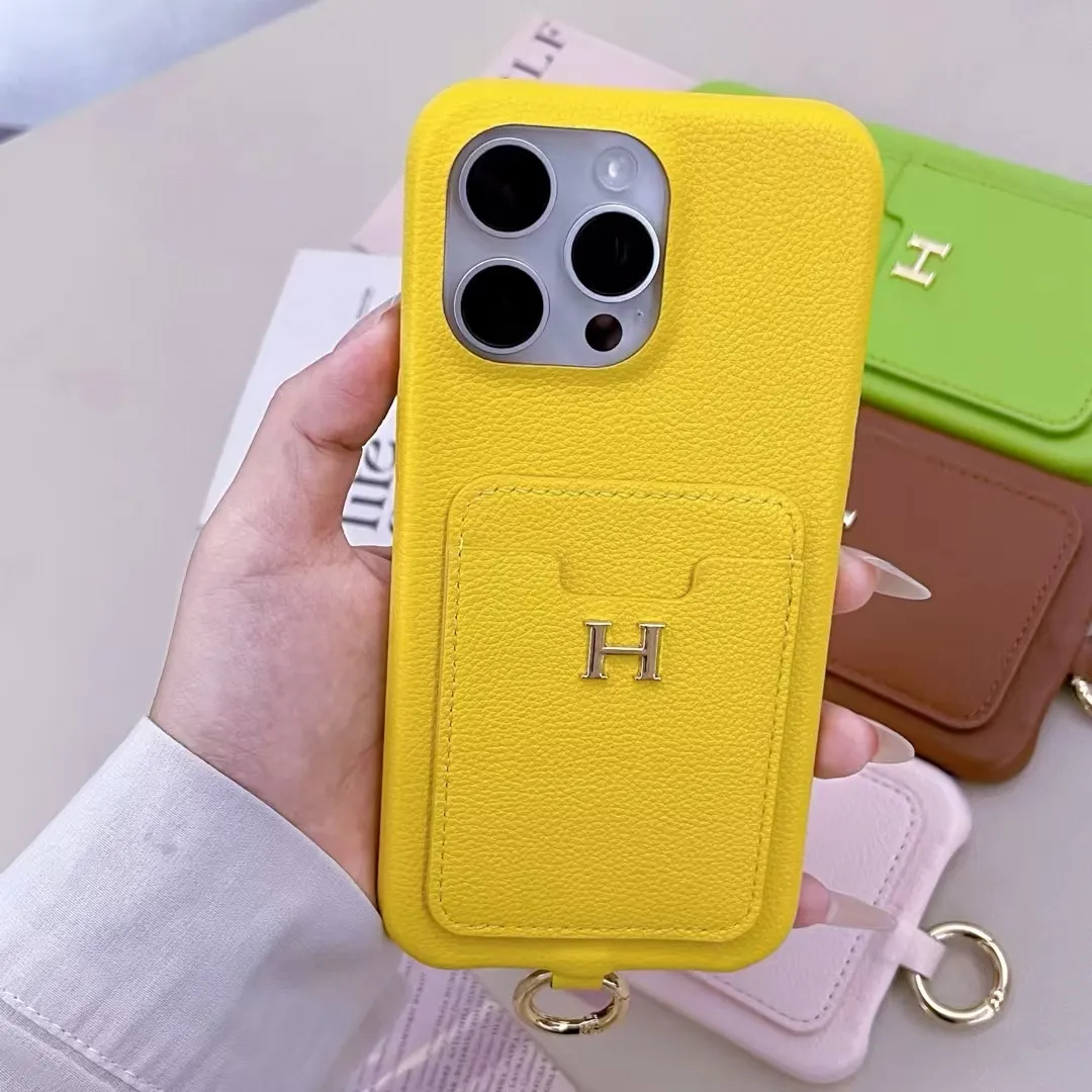 軽量 高級感のあるレザー調 カード収納可能 スタイリッシュスマホケース