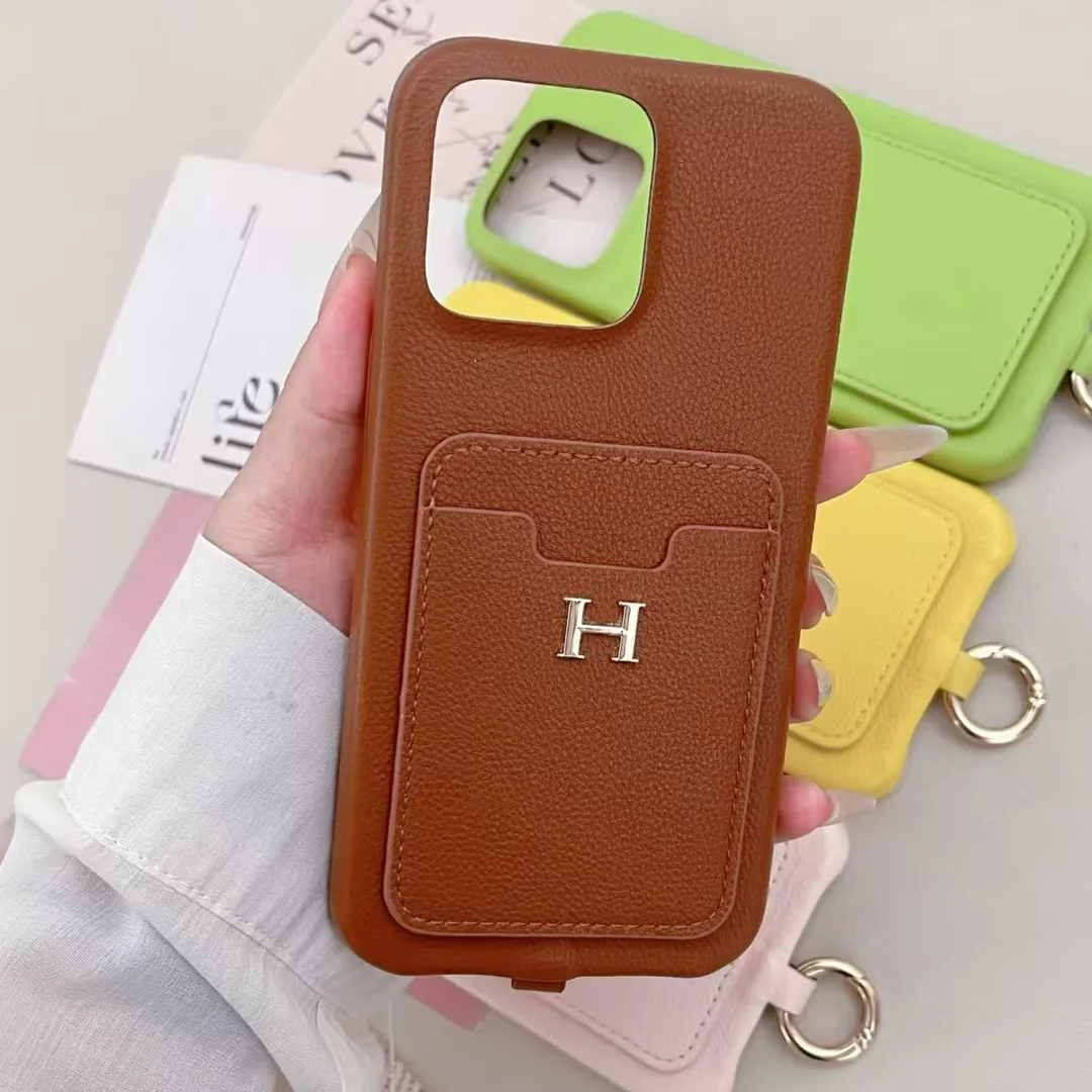 軽量 高級感のあるレザー調 カード収納可能 スタイリッシュスマホケース