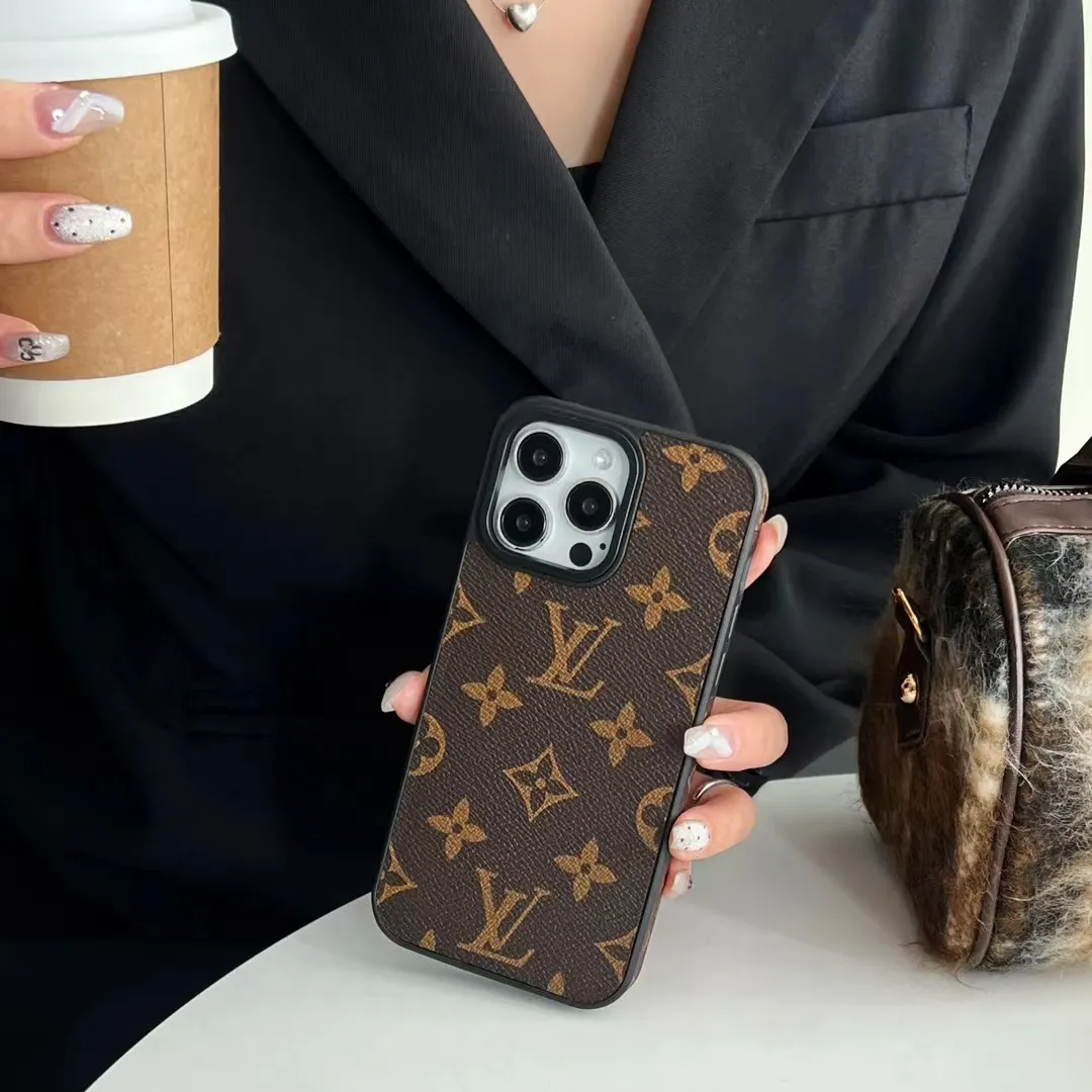 多色展開 シンプルで飽きのこないデザイン 軽量 スマホケース