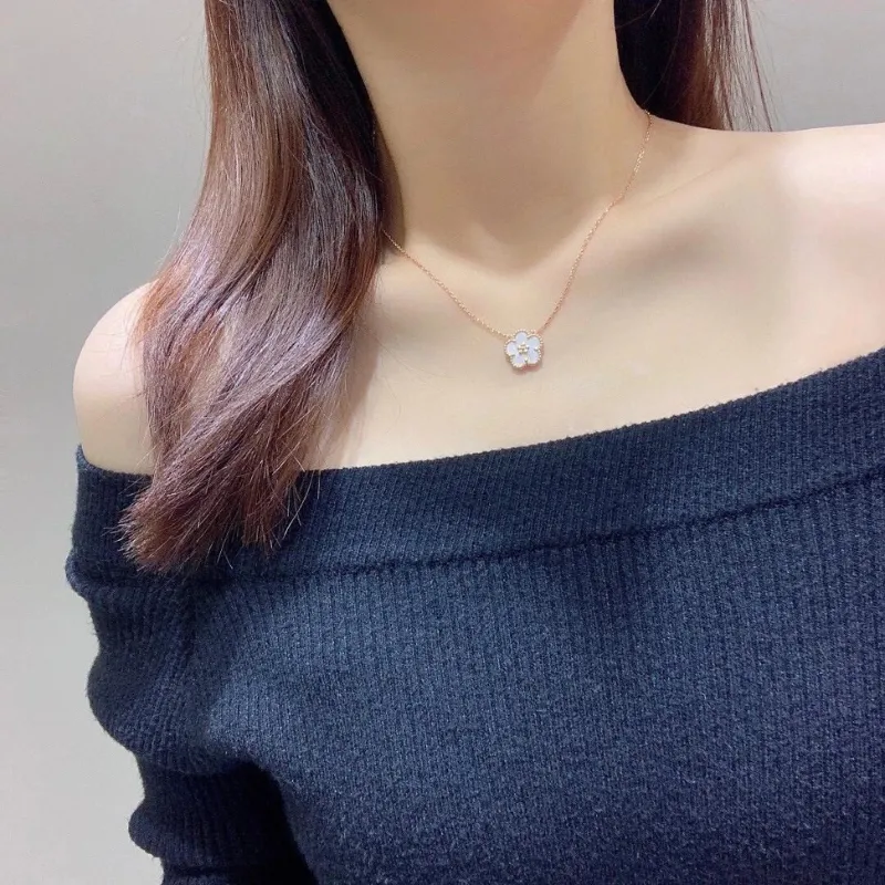 目立つ おすすめ 優しい雰囲気 おしゃれ ロマンチック シンプル ネックレス