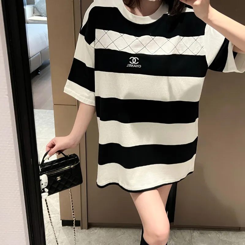 『フリーサイズ』人気爆発中 着回し最強 優しい雰囲気 シンプル ノームコア ボーダー柄 Tシャツ