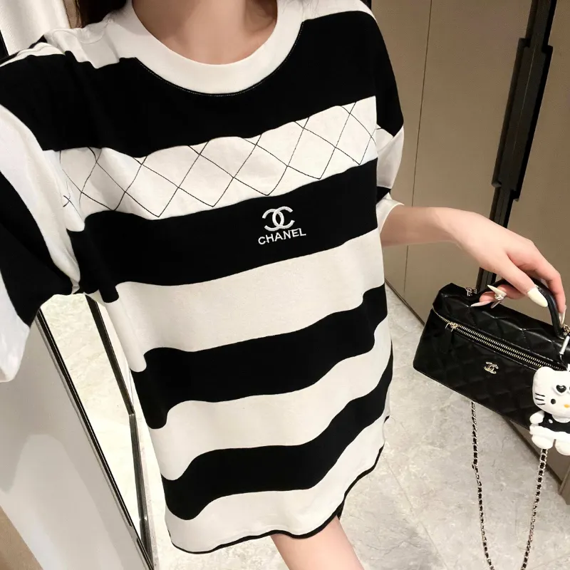 『フリーサイズ』人気爆発中 着回し最強 優しい雰囲気 シンプル ノームコア ボーダー柄 Tシャツ