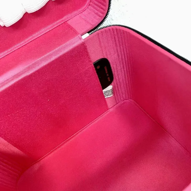 高級感 日常使い ファッションパターン 女性にとって必需品 化粧バッグセット