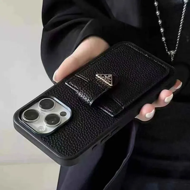 見逃し厳禁 モード 高級感のある雰囲気 控えめな贅沢 スマホケース