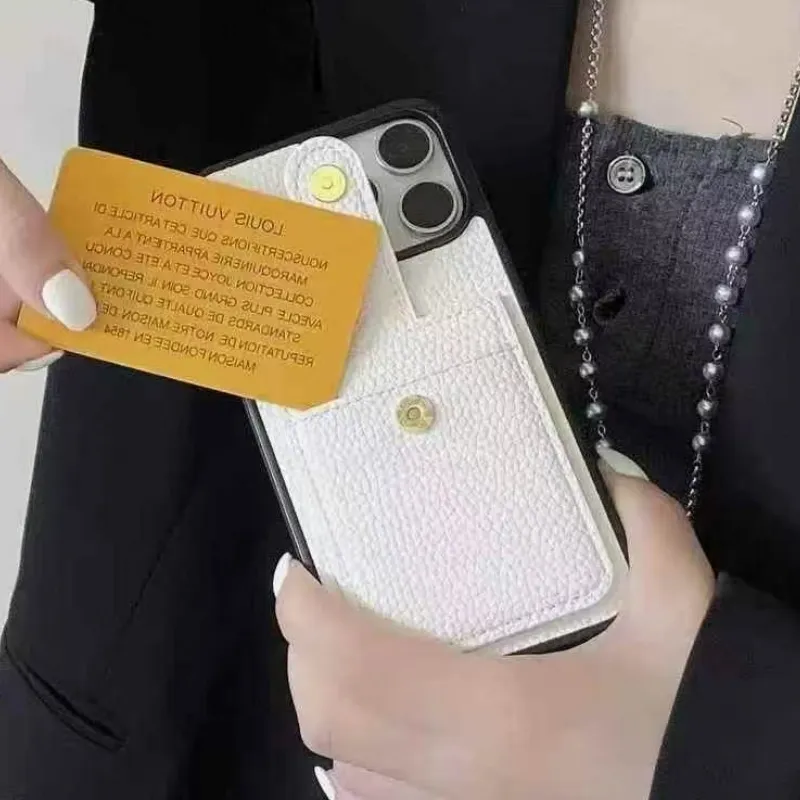 見逃し厳禁 モード 高級感のある雰囲気 控えめな贅沢 スマホケース