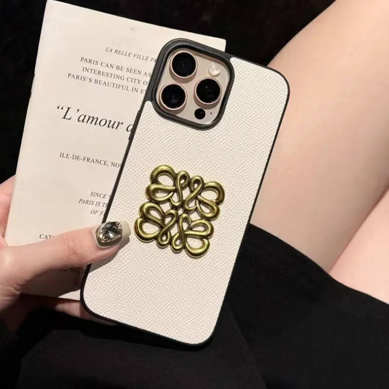 超特価 ボタン中空デザイン 立体的な金属パターン スマホケース